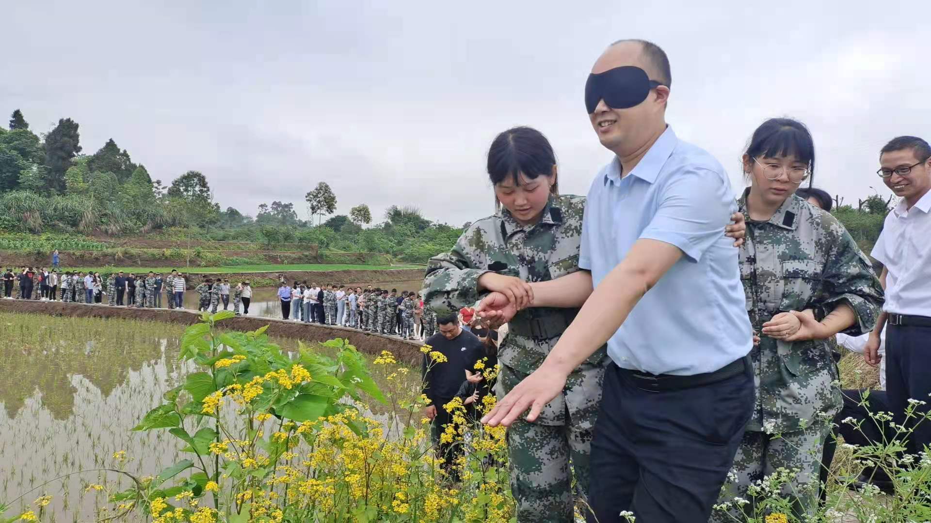 你養我小(xiǎo)，我攙扶您到老